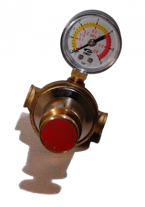 Gasdruckregler stufenlos mit Manometer einstellbar
